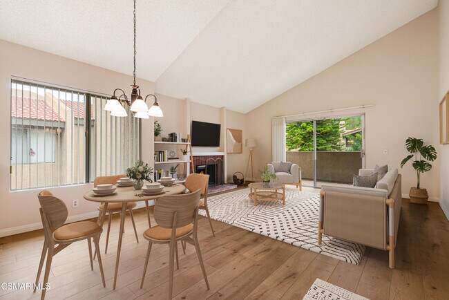Foto del edificio - 460 Arbor Ln Ct
