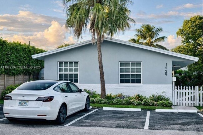 Foto del edificio - 1529 SW 22nd St