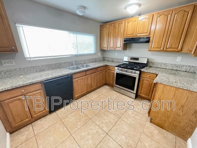 Foto del edificio - 156 E Marshall Blvd