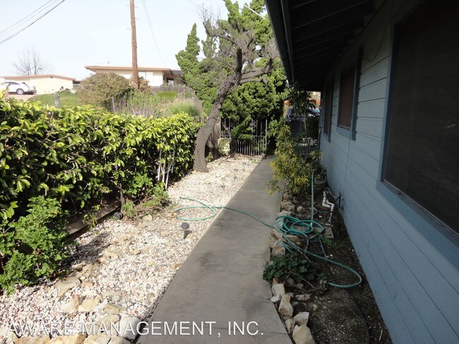 Building Photo - 4255 Crestview Dr