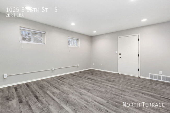 Building Photo - ?? Freshly Remodeled 2BR in East Brookside...