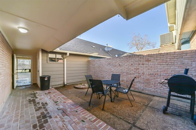 Building Photo - 1413 Ramada Dr