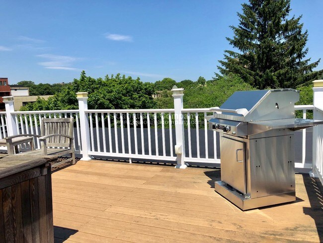 Foto del edificio - 1 Clinton Path