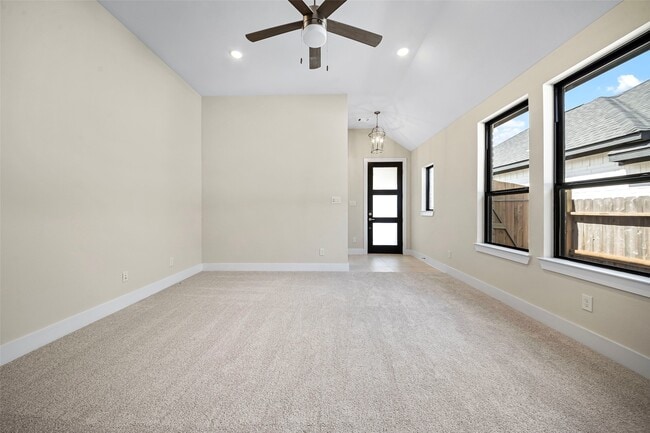 Foto del edificio - 233 Trapper Creek Dr