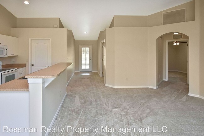 Building Photo - 3 br, 2 bath House - 1014 Kismet Pkwy E