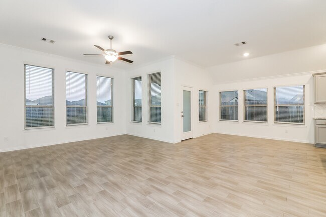 Foto del edificio - 14002 Oakdale Falls Ln