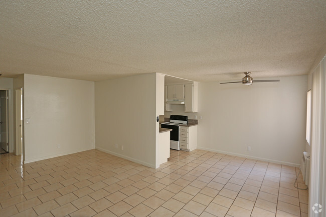 1BA/1BR Living Area - Commerce Terrace