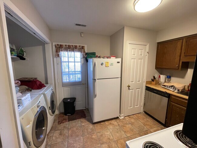 Kitchen - 2622 MASONBORO CT