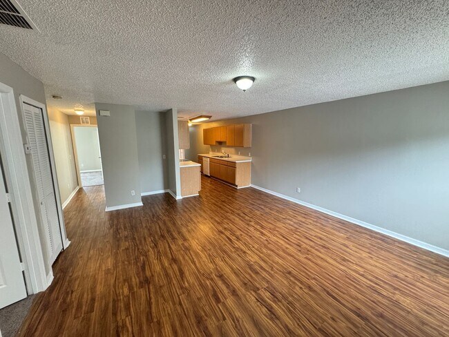 Building Photo - Charming 3-Bedroom Duplex in  St. Cloud