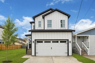 Building Photo - 3513 Omega St