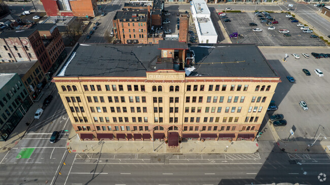 Building Photo - The Hartman Building