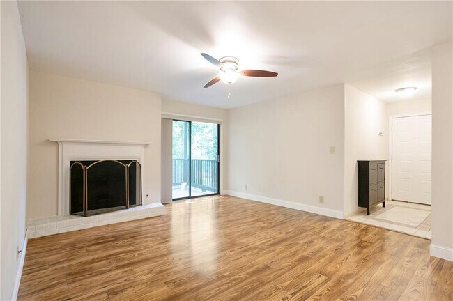 Building Photo - 408 River Run Dr