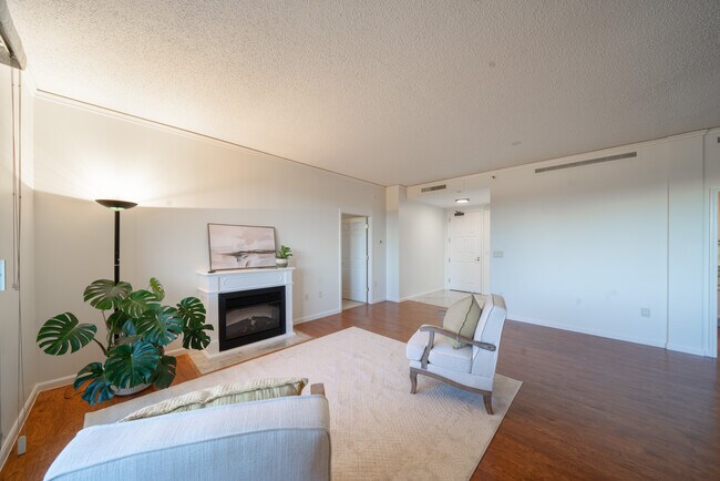 Foto del edificio - 1 Towers Park Ln