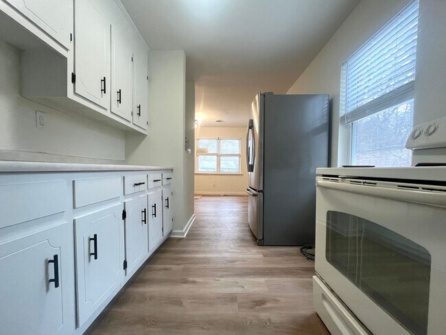 Foto del edificio - Newley renovated!