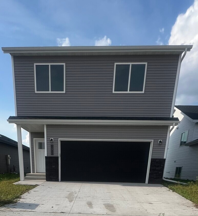 Foto principal - 6733 67th Ave S