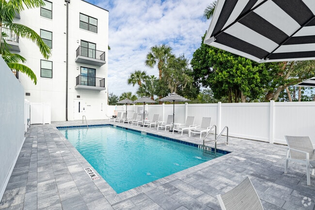 Pool - The Bella Downtown