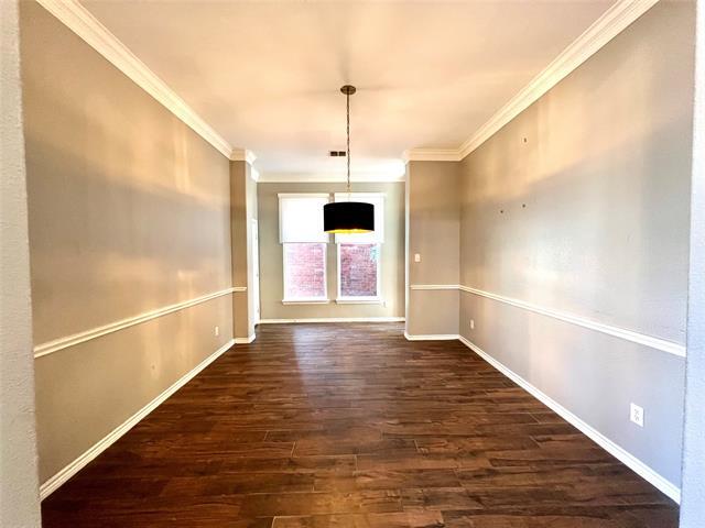 Building Photo - 615 Fallbrook Dr