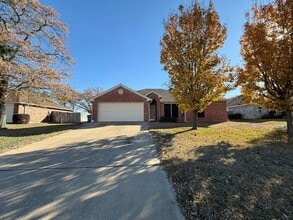 Building Photo - 409 Asher Ln