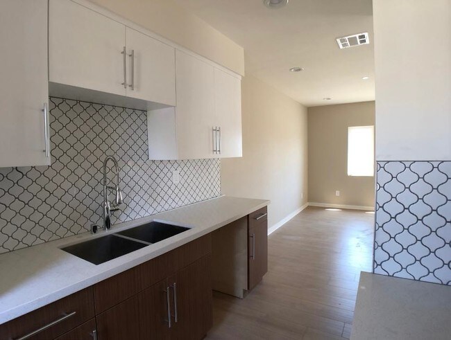 Foto del interior - 961 N St Andrews Pl