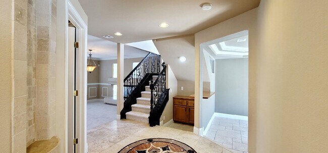 Building Photo - 6323 Isabel Cove Ave  - 4 Bedrooms , 2.5 b...