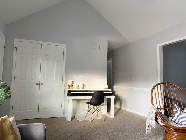 Building Photo - 1400 Squire Ridge Dr