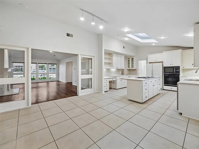 Foto del edificio - 4040 Overbrook Ln