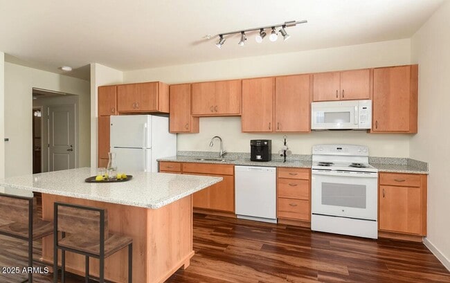 Building Photo - 7800 W Encanto Blvd