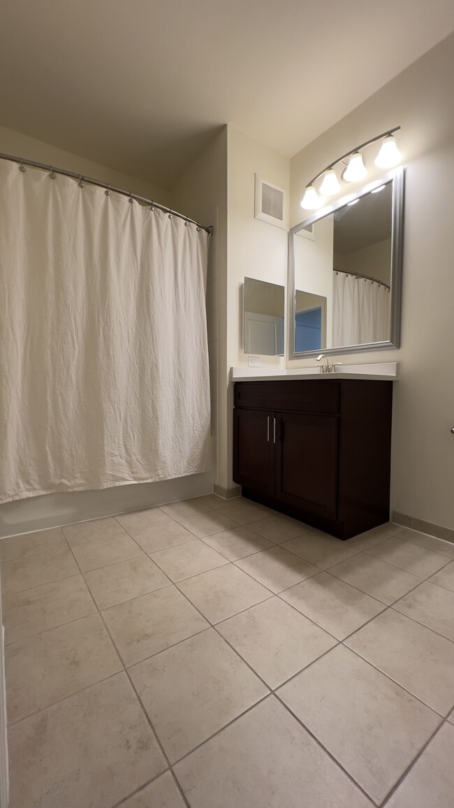 Building Photo - 2671 Avenir Pl