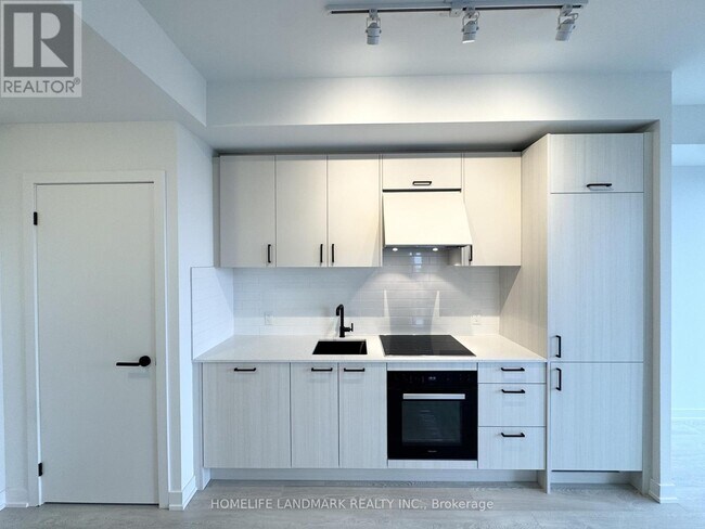 Building Photo - 5 Quarrington Ln