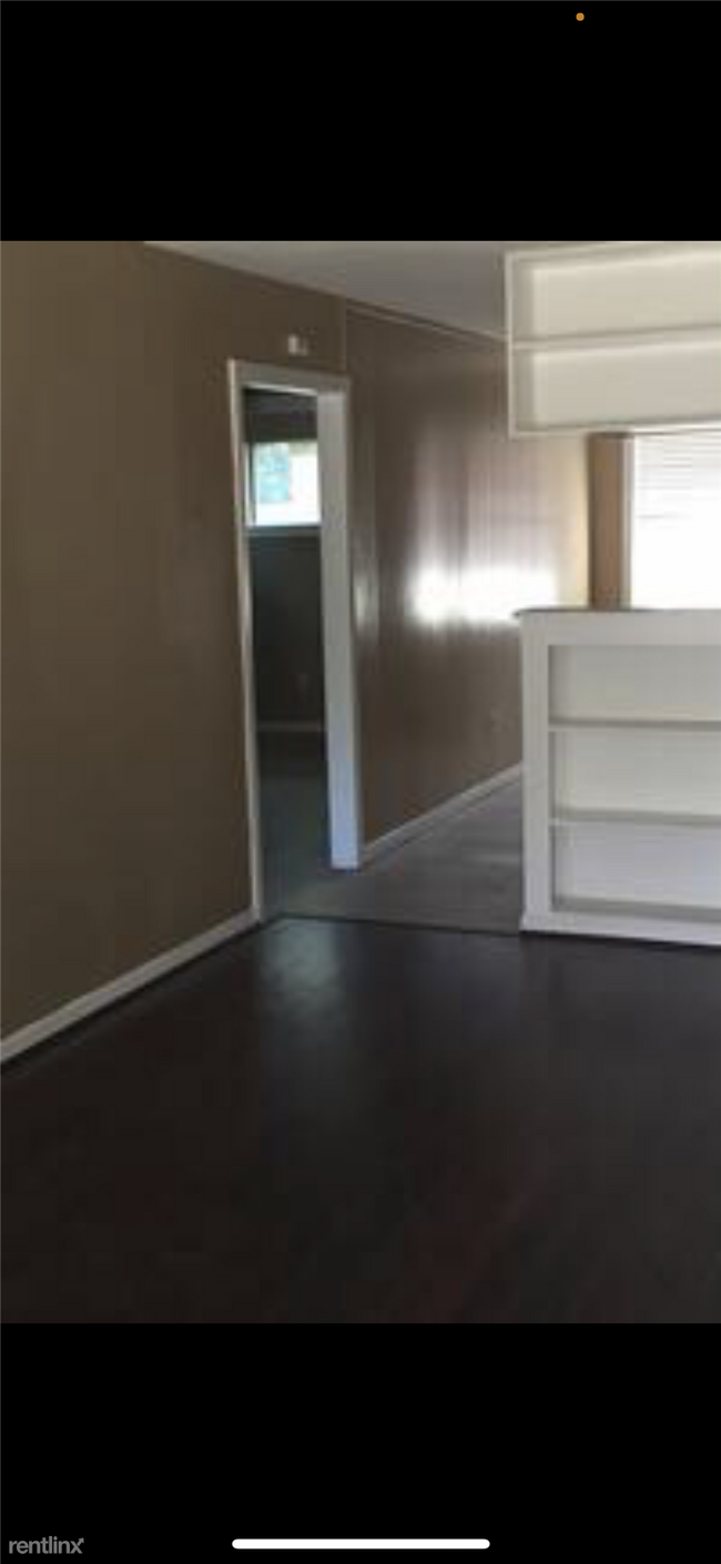 Foto del edificio - 2 br, 1 bath Duplex - 9440 Coffee Street A