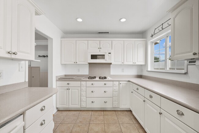 Foto del edificio - 17206 McKeever St