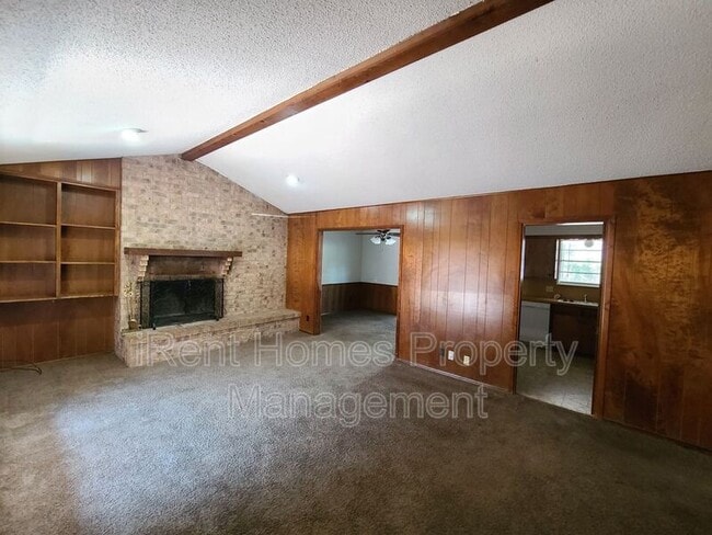 Building Photo - 3002 Sunset Dr