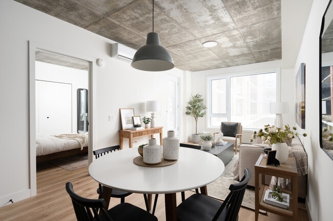 Photo du bâtiment - Erin Condos Apartments