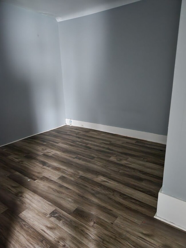 Foto del edificio - Lower 2bd with bonus room