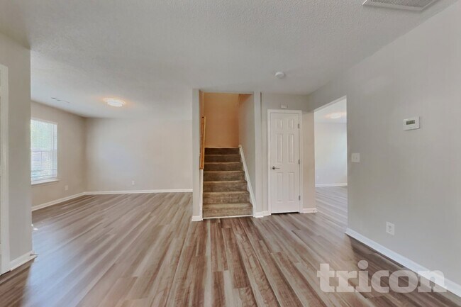 Foto del edificio - 1709 Fern Hill Dr