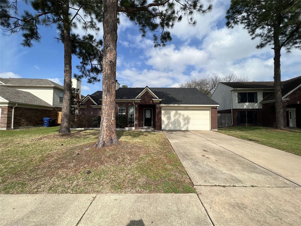 Primary Photo - 18158 Holly Green Dr