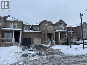 Building Photo - 71 Fingland Cres