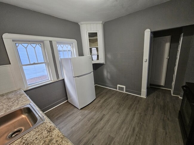 Foto del edificio - 2818 E 127th St