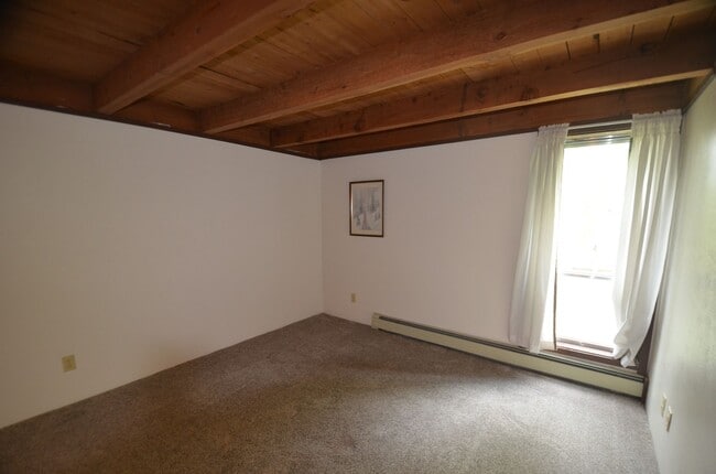 Building Photo - A 6 month lease at a 12 month rate includes most utilities!!  2 Bedroom Treehouse condo!  Best sk...