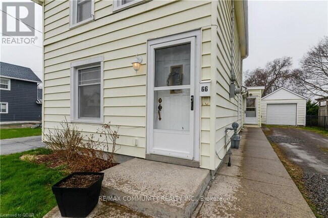 Building Photo - 66 S John St