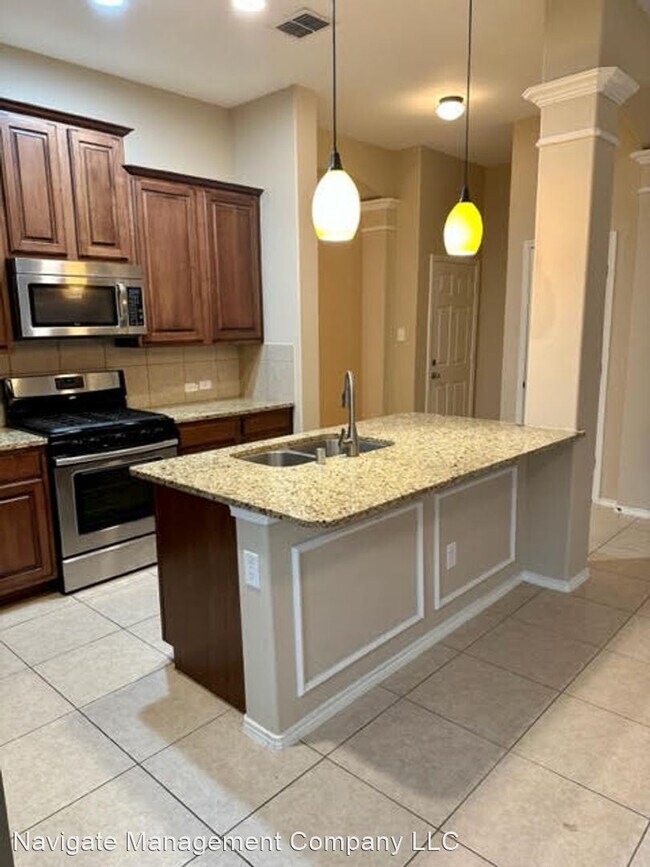 Building Photo - 3 br, 2 bath House - 1713 Lake Way Dr