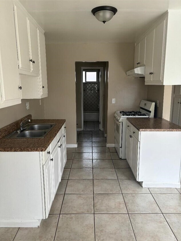 Foto principal - 650 N 3rd Ave