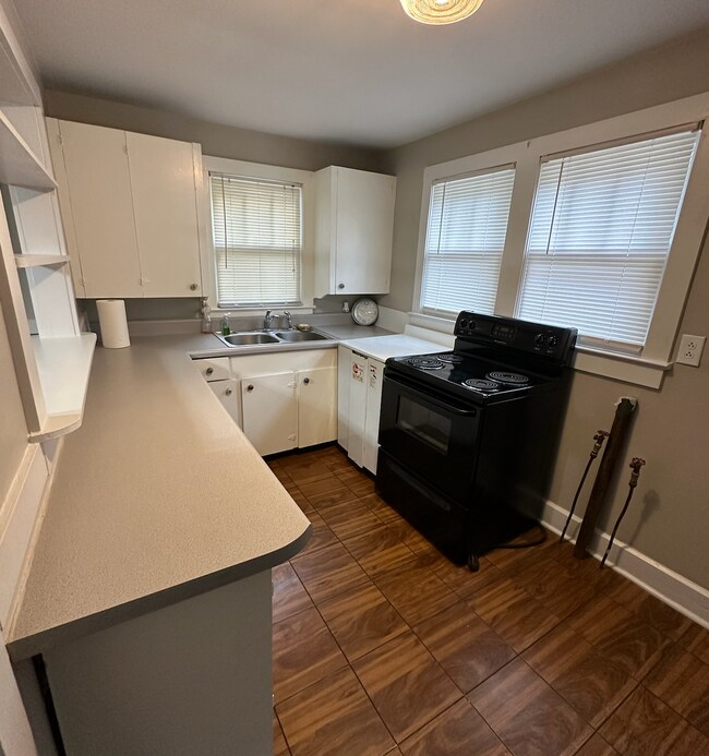 Building Photo - 2 Bedroom/1 Bathroom House - Florence,  AL