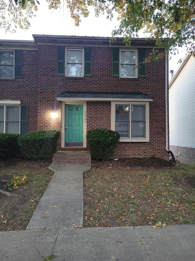 Building Photo - 3907 Kenesaw Dr