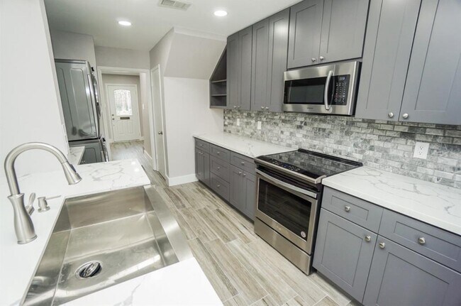 Foto del edificio - 14571 Misty Meadow Ln