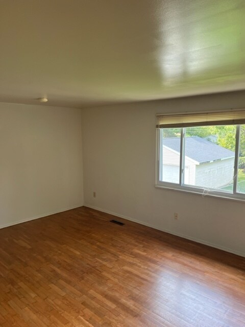 Building Photo - 343 N Dibble Ave