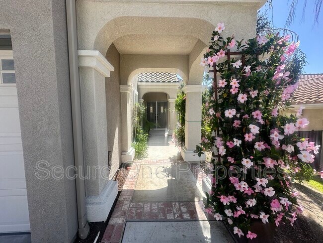 Building Photo - 1740 Amarelle St
