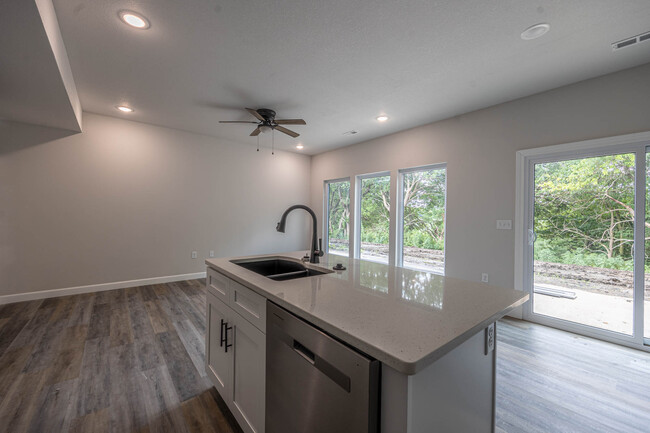 KITCHEN/LIVING - 81 SE 381st Rd