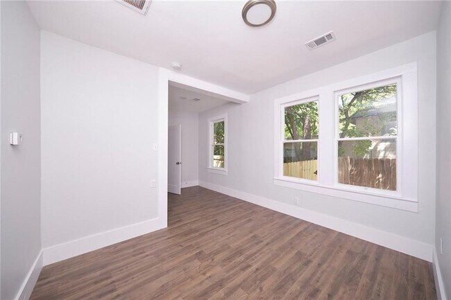 Foto del edificio - 206 W 45th St
