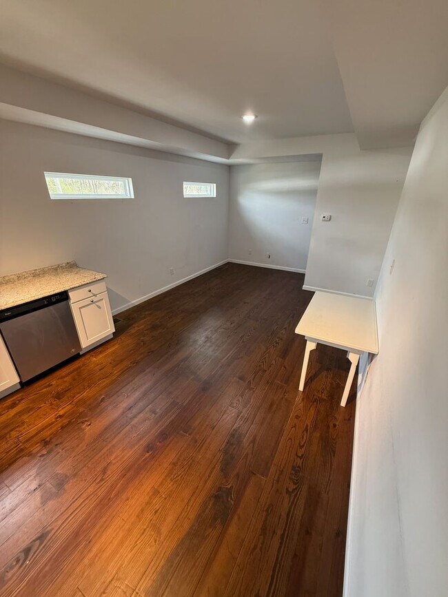 Foto del edificio - New Resident Special! ONE MONTH FREE RENT!...